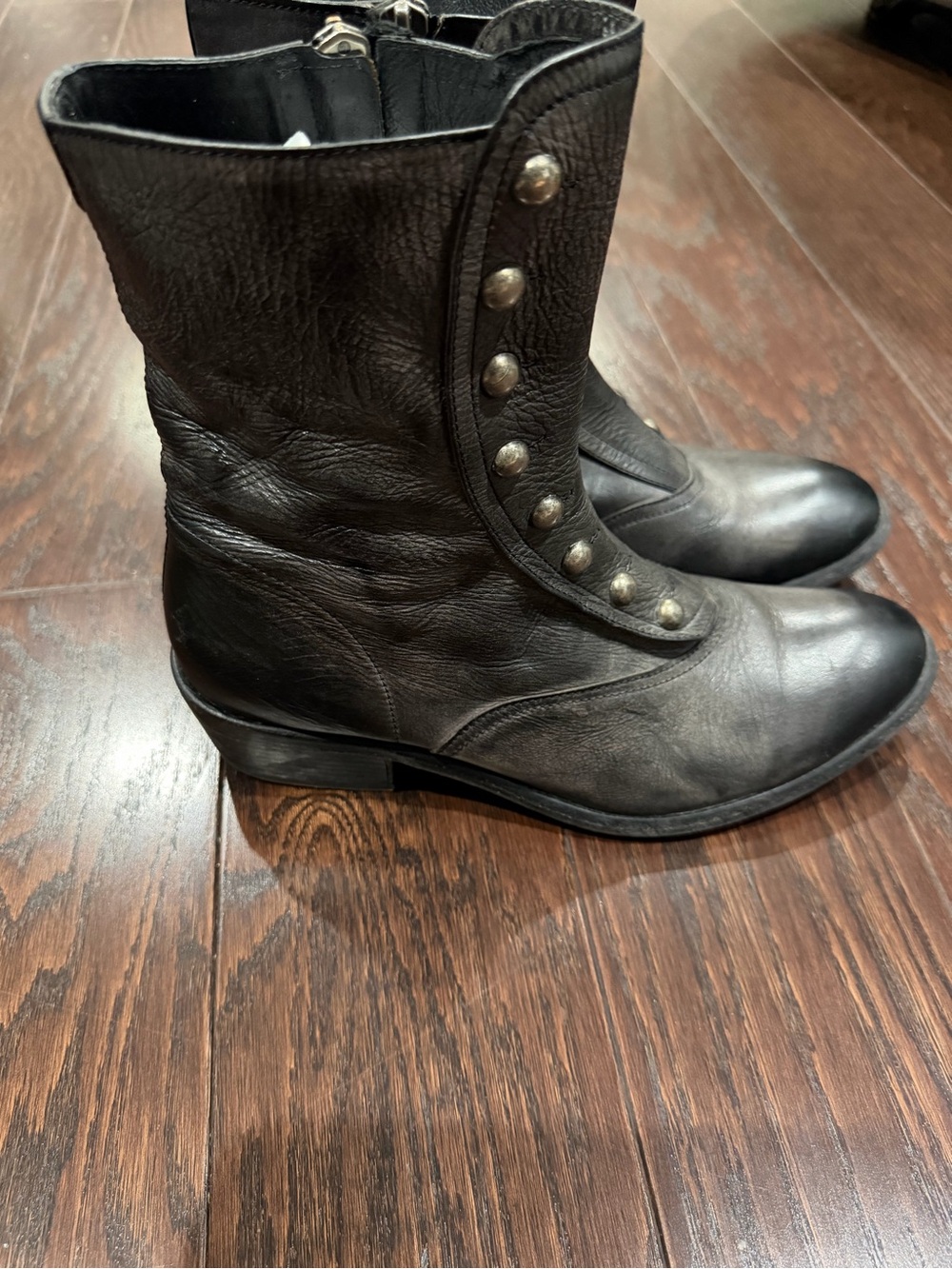 Ariat Sheffield Victorian Inspired button Black Gray boot Women size 9.5B